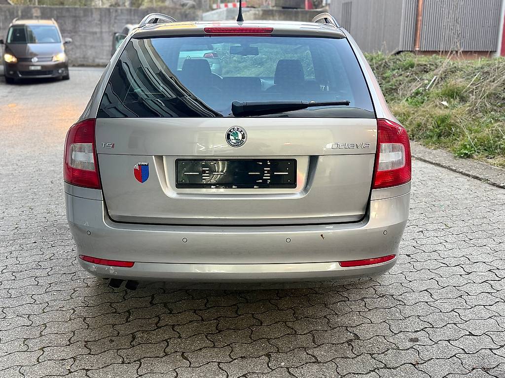 SKODA Octavia Combi 1.8 TSI Family — slika 4