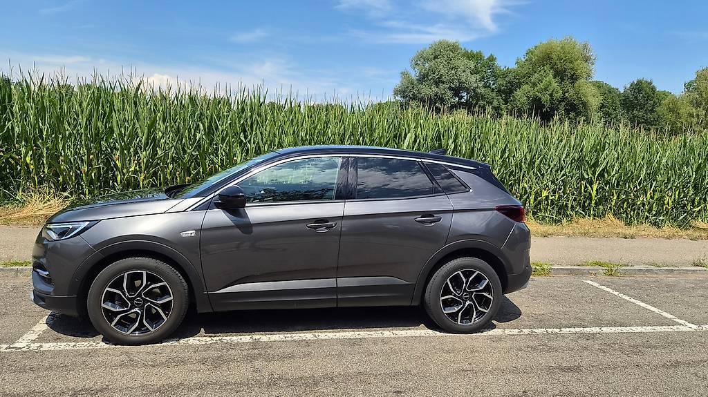OPEL Grandland X 1.6 TP Ultimate Automatik — slika 2