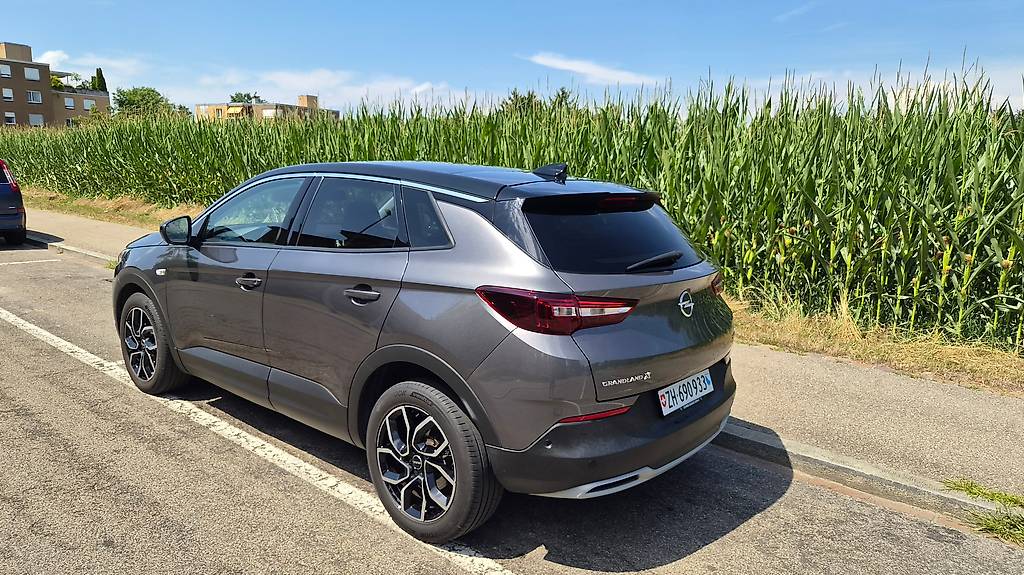 OPEL Grandland X 1.6 TP Ultimate Automatik — slika 3
