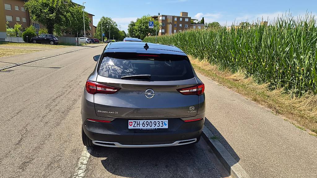 OPEL Grandland X 1.6 TP Ultimate Automatik — slika 4