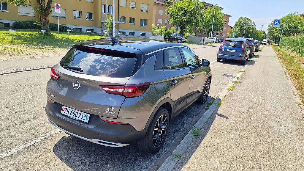 OPEL Grandland X 1.6 TP Ultimate Automatik — slika 5