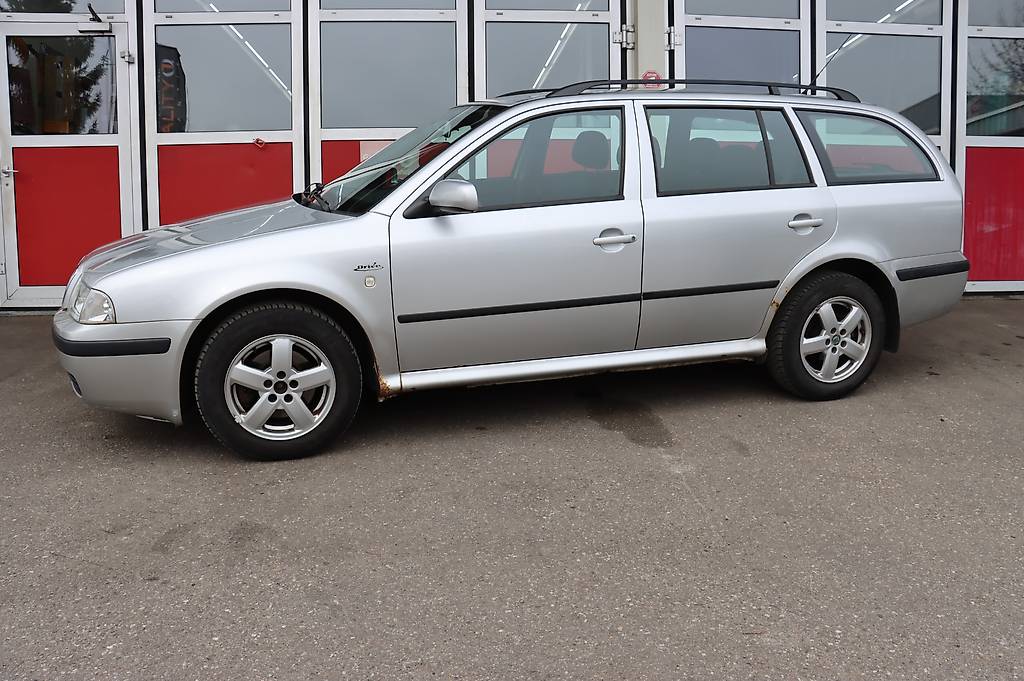 SKODA Octavia 1.9 TDI Ambiente 4x4 — slika 5