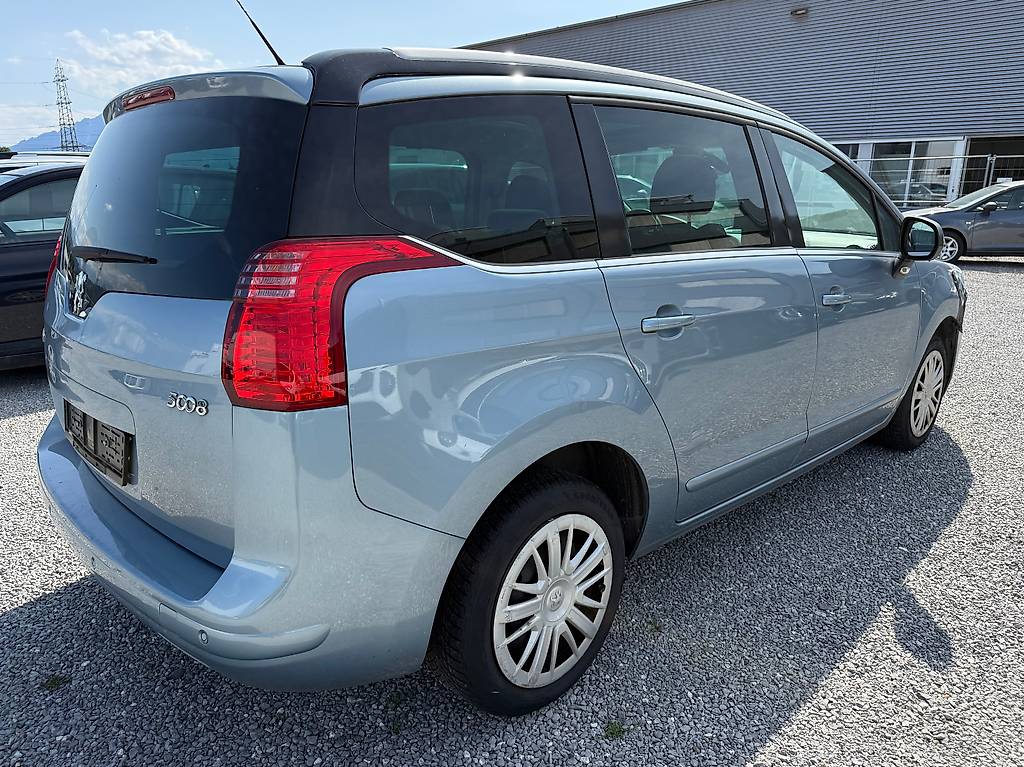 PEUGEOT 5008 1.6 16V T Family — slika 5