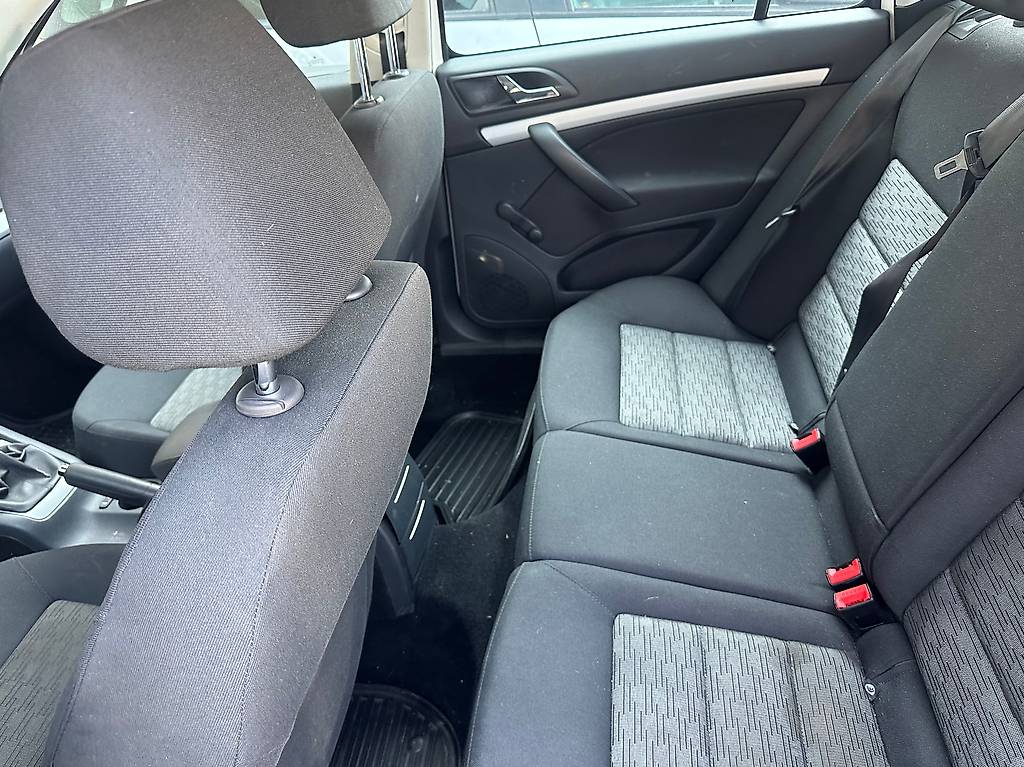 SKODA Octavia Combi 1.6 TDI 50Years 4x4 — slika 5