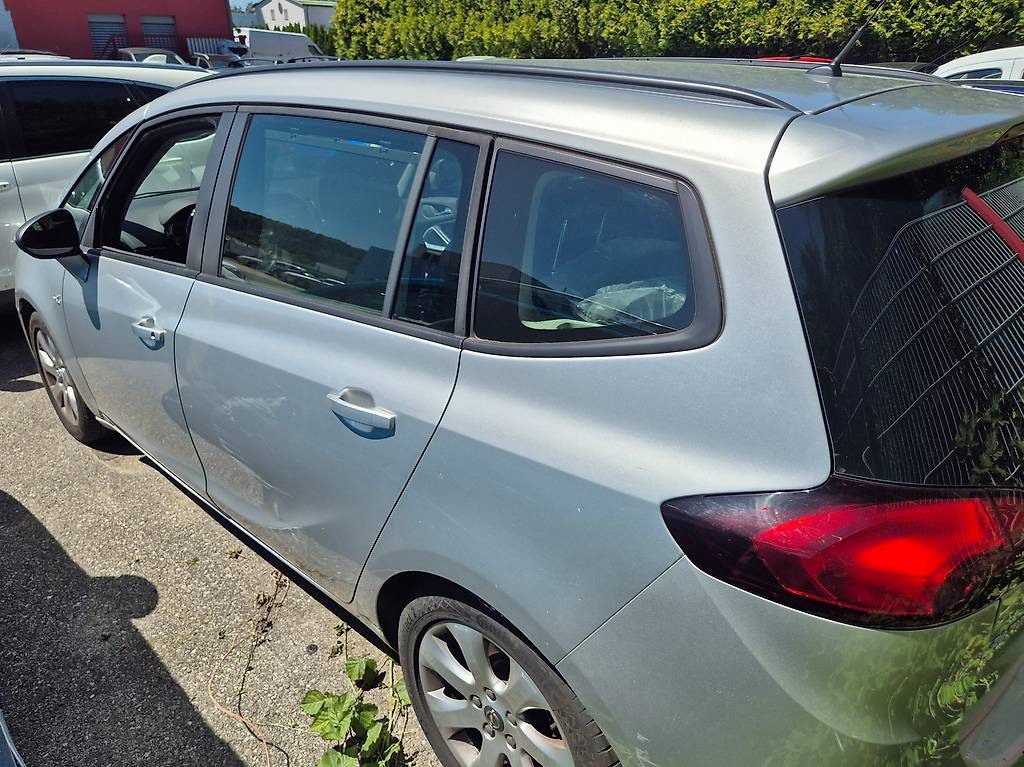 OPEL Zafira Tourer 1.4i 16V Enjoy — slika 5