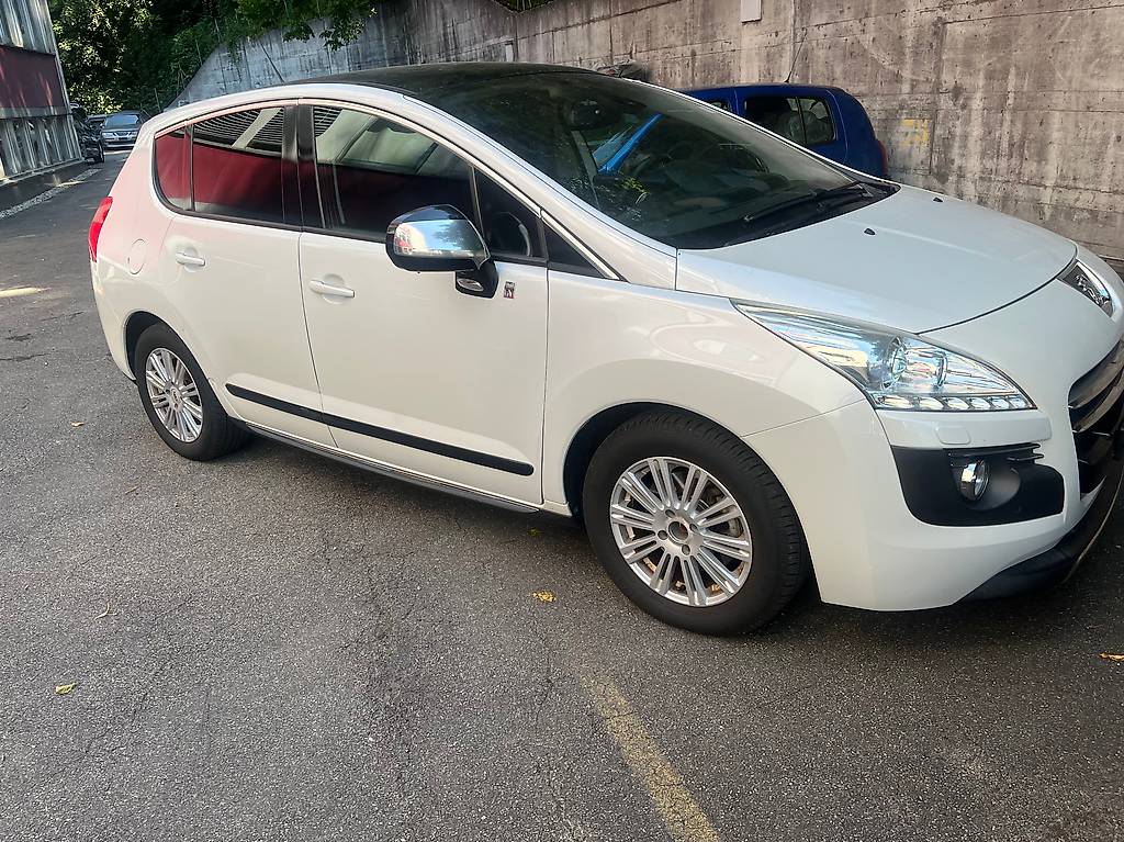 PEUGEOT 3008 HYbrid4 2.0 HDI EGS6 — slika 2