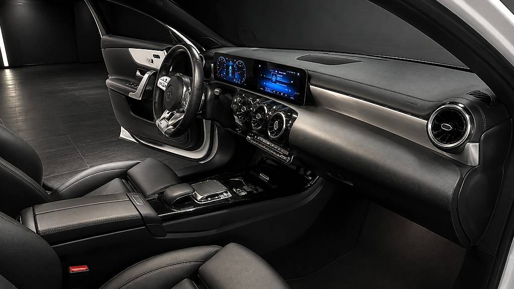 MERCEDES-BENZ A 250 4Matic Progressive 7G-DCT — slika 5
