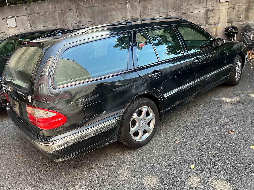 MERCEDES-BENZ E 240 Elégance — slika 5