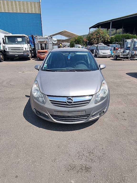 OPEL CORSA — slika 1