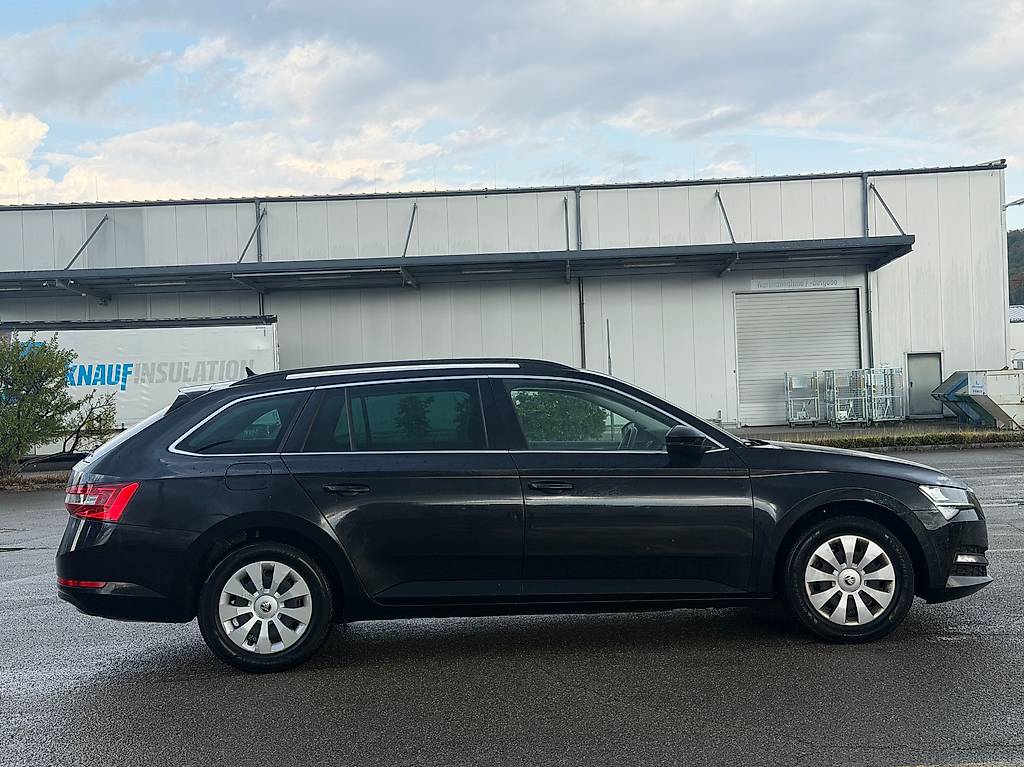 SKODA Superb 2.0 TDi Ambition DSG — slika 4