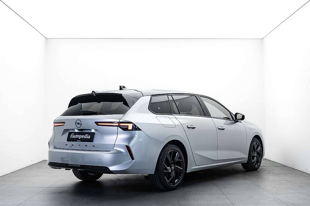 OPEL Astra Sports Tourer 1.2i Turbo GS Automat — slika 3