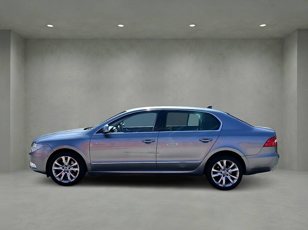 SKODA Superb 2.0 TDi Elegance DSG — slika 2