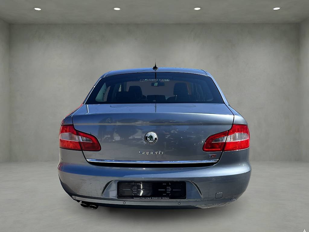 SKODA Superb 2.0 TDi Elegance DSG — slika 4