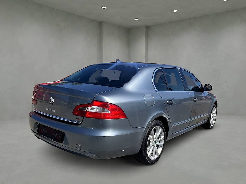 SKODA Superb 2.0 TDi Elegance DSG — slika 5