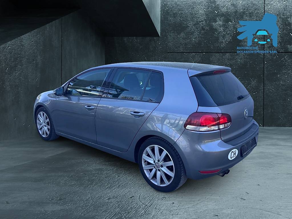VW Golf 2.0 TDI Highline — slika 2