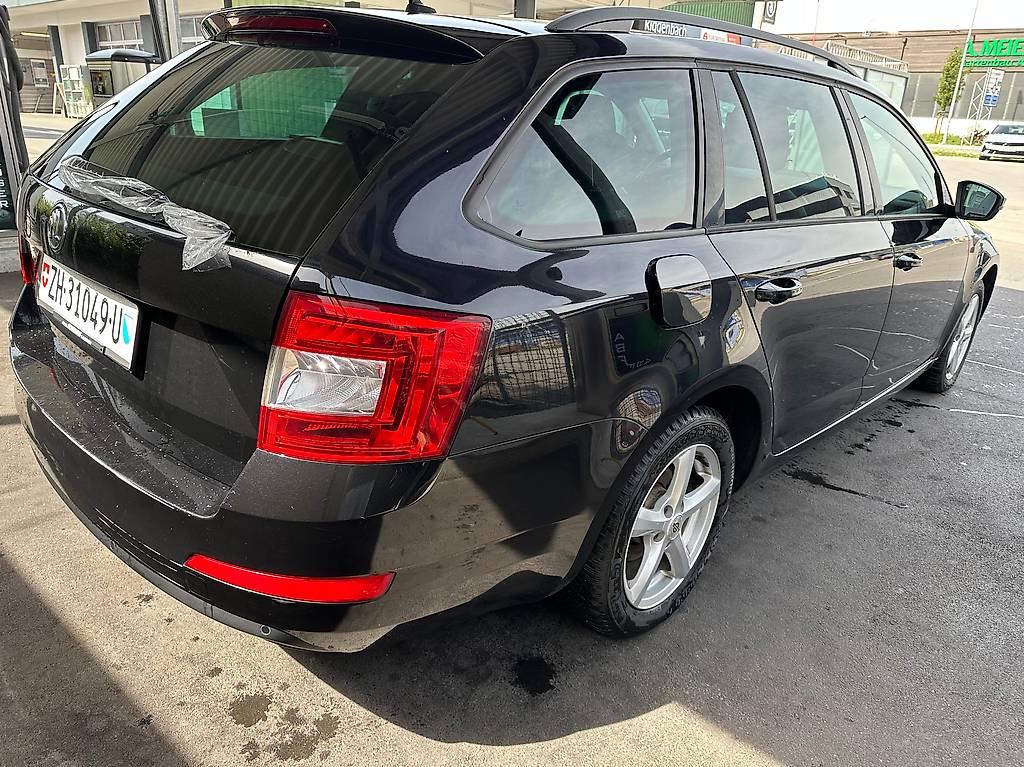 SKODA Octavia Combi 1.8 TSI Fresh 4x4 DSG — slika 3