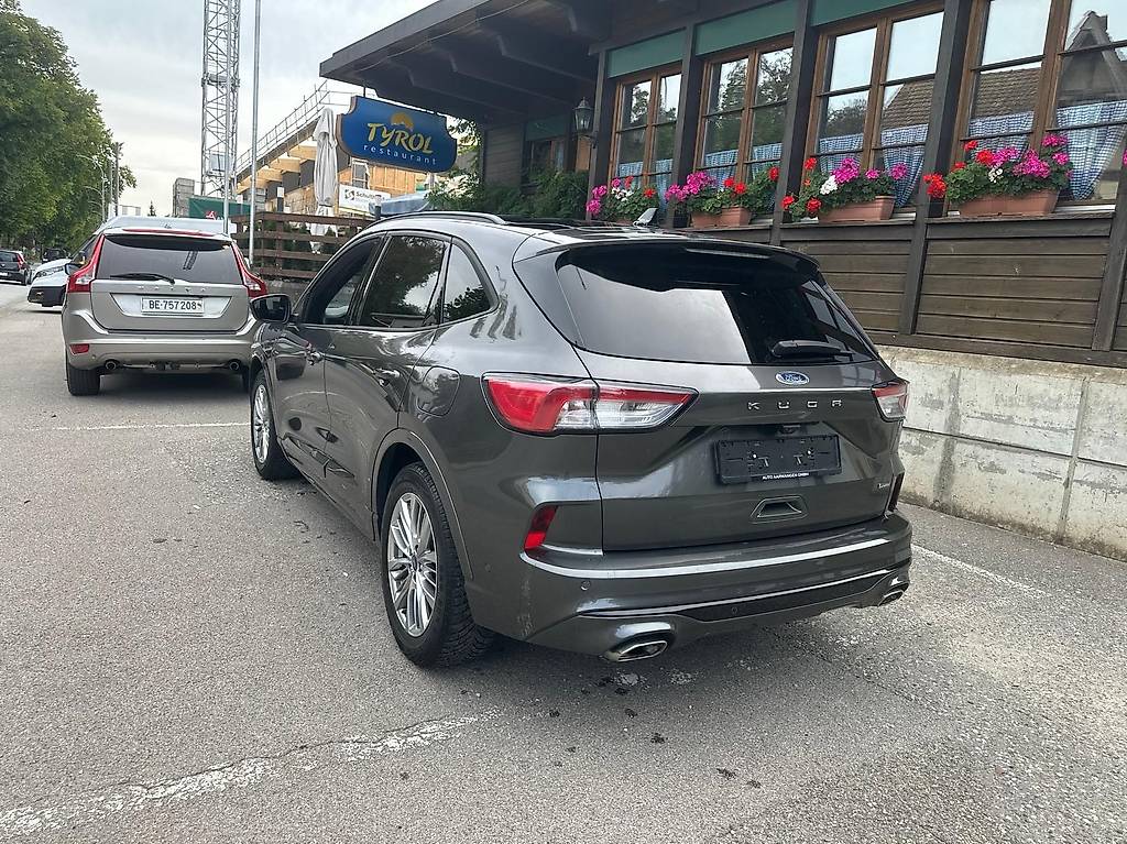FORD Kuga 2.5 PHEV ST-Line X 2WD — slika 3