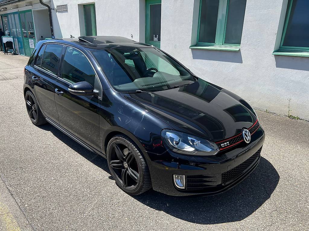 VW Golf 2.0 TSI GTI DSG — slika 1