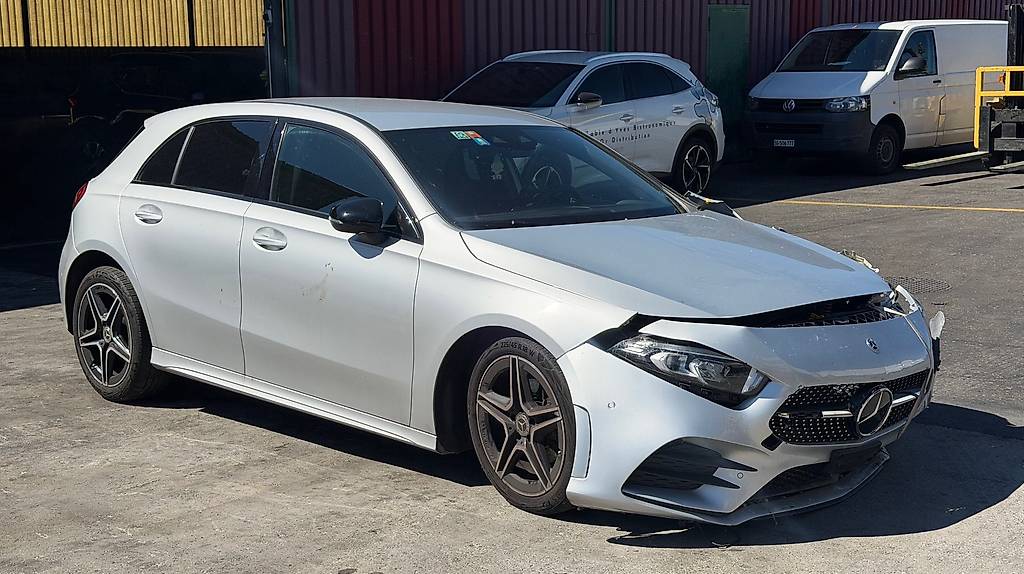 MERCEDES-BENZ A 180 AMG Line 7G-DCT — slika 1