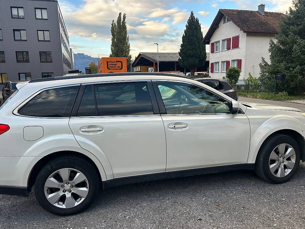 SUBARU Outback 3.6R Executive AWD Automatic Canton Saint-Gall - anibis.ch