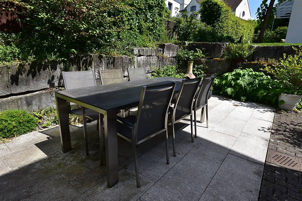 Gartentisch mit 6 Stühlen im Kanton Aargau
