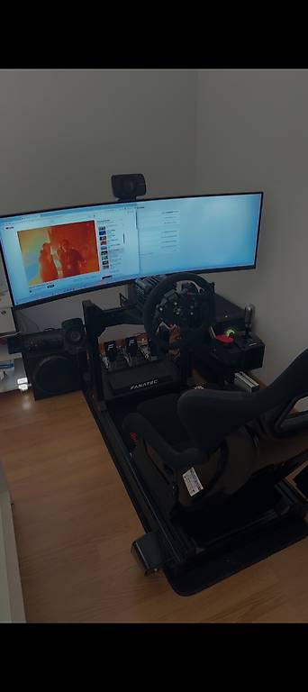 Sim Racing Rig (Fanatec) - Verhandelbar - tutti.ch