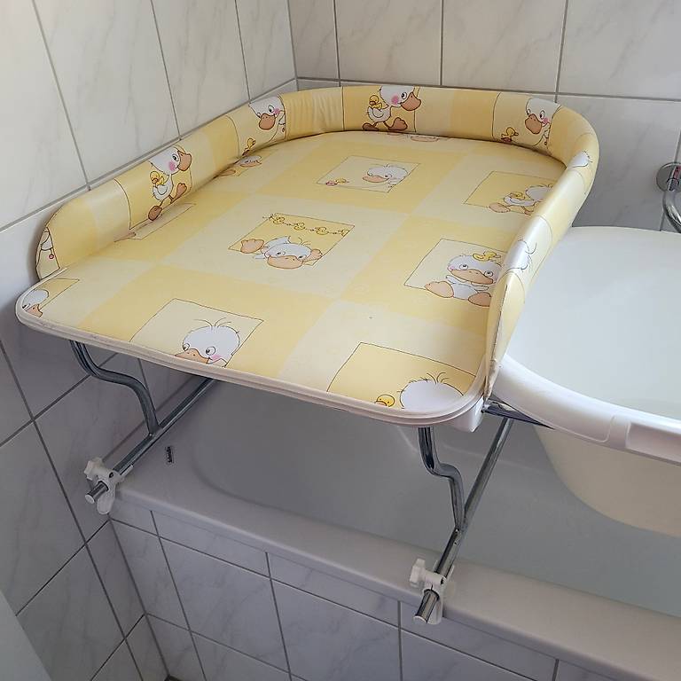 Geuther Wickelauflage + Babybadewanne (Badewannen-Aufsatz)