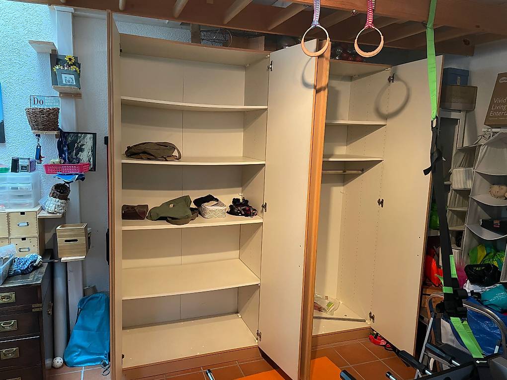 4 t riger Schrank Mit Tablaren Und Kleiderstangen Canton Zurich Tutti ch 4-t-riger-schrank-mit-tablaren-und-kleiderstangen-canton-zurich-tutti-ch