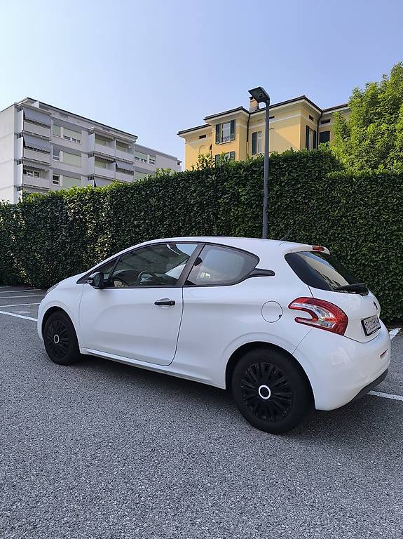 Verkaufe Peugeot 208 VTi — slika 3