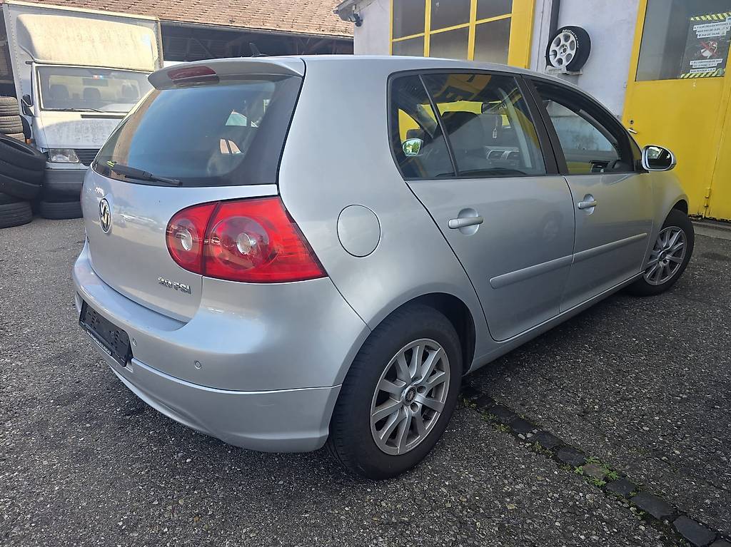 VW Golf 2.0 FSI — slika 4