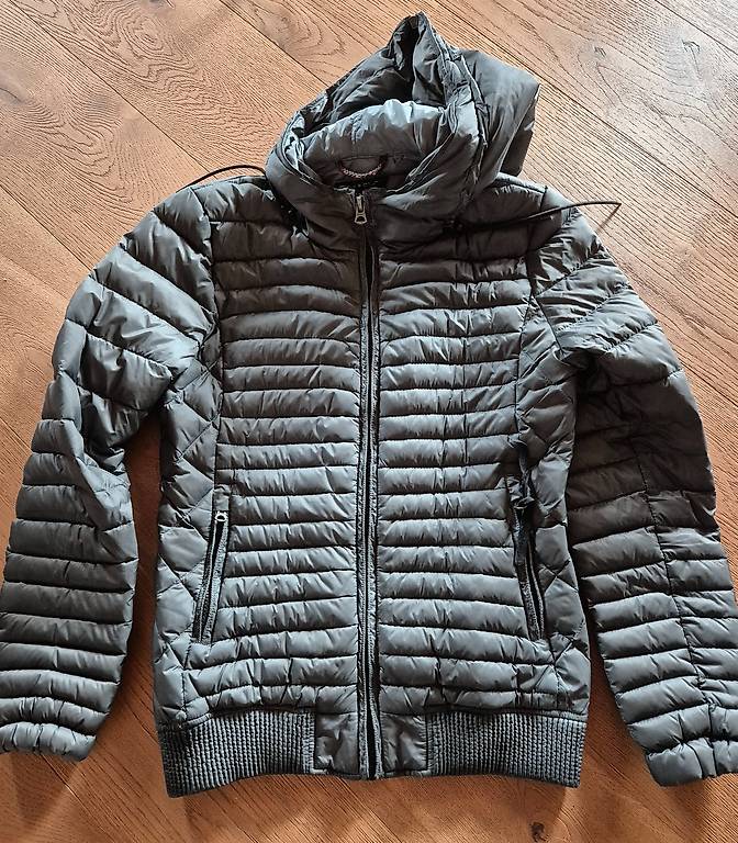 Daunenveste von Muji im Kanton Basel-Landschaft