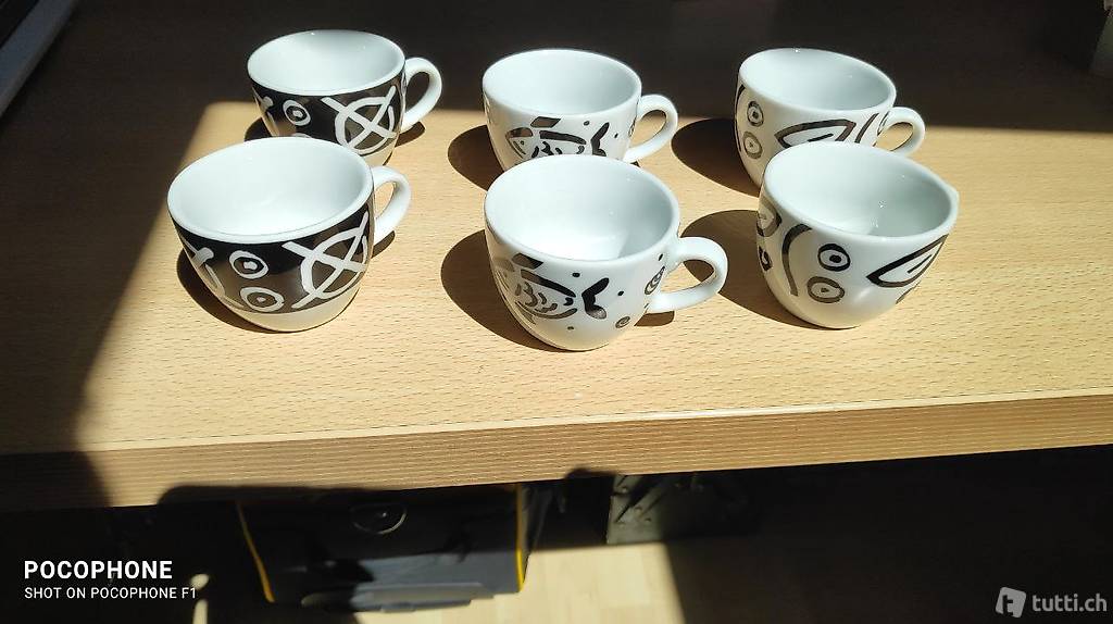 Espresso-Tassen mit passenden Tellerchen