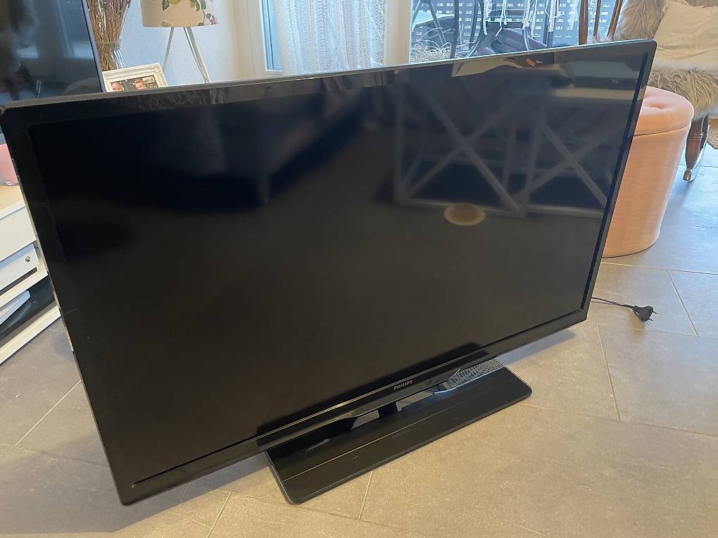 TV Philipps 40 Zoll LCD Fernseher im Kanton Freiburg - tutti.ch