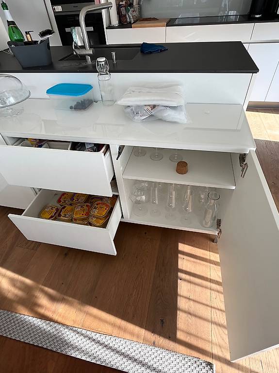 Spannende Kommode Mit Glasplatte Bild