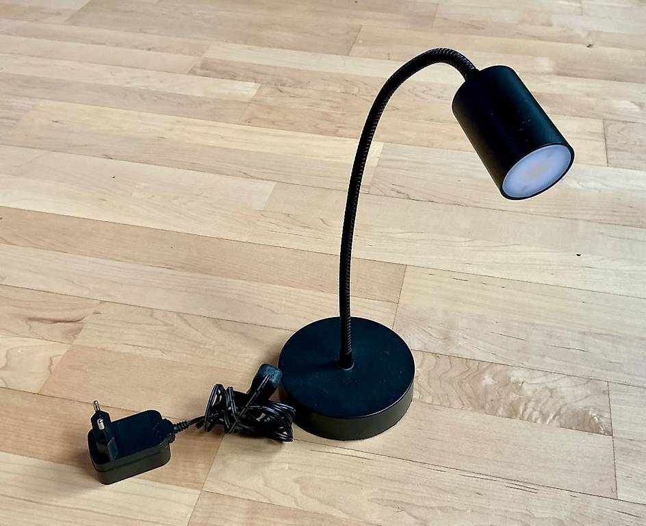 Moderne LED Schreibtischlampe schwarz mit Flexarm