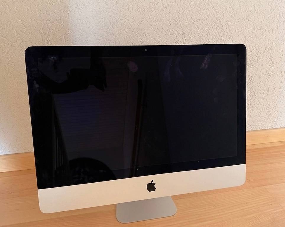 Apple iMac 21.5