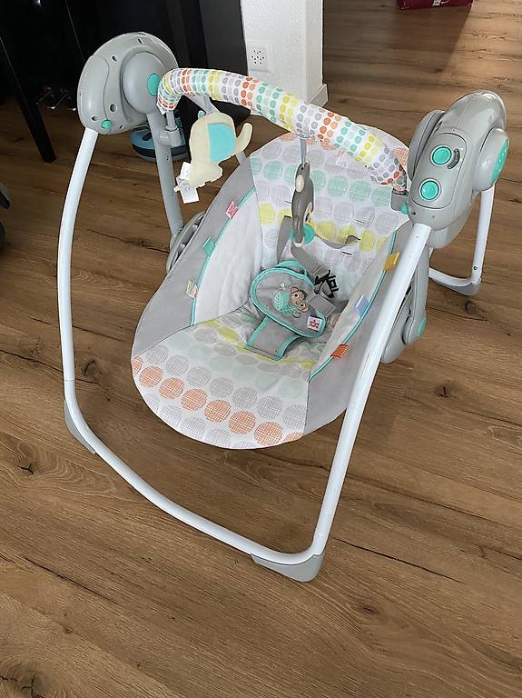 Babywippe mit Musik und vibrierfunktion im Kanton Aargau