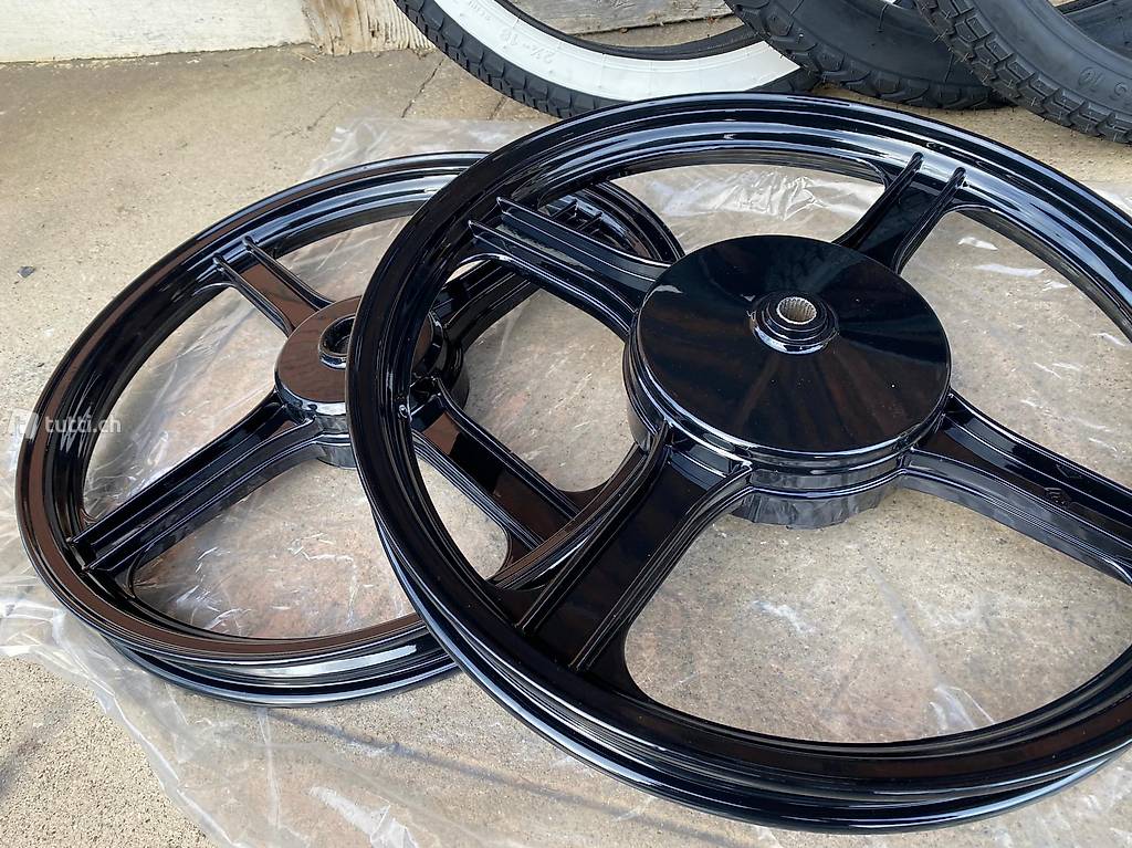 Piaggio Radsatz mit Wunsch Reifen