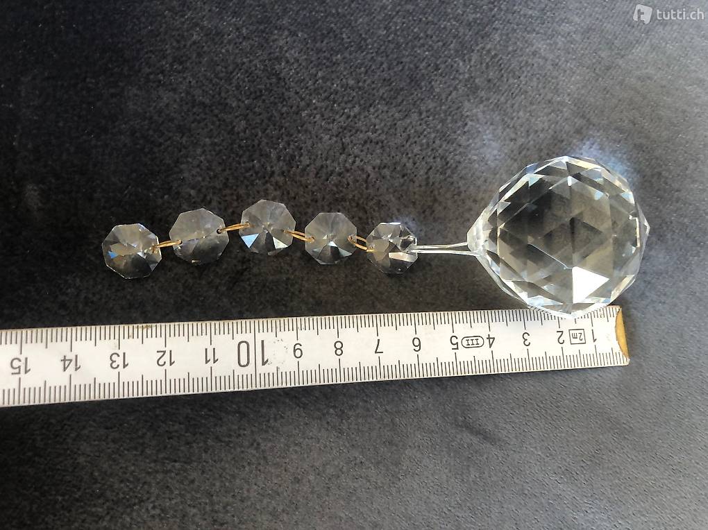 Kristallkugel mit 5Kleinen Kristallen