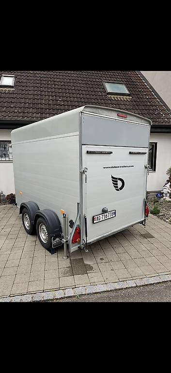 Kofferanhänger Debon C500 im Kanton Aargau