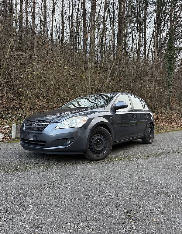 Kia Ceed 2.0 16v Frisch Ab MFK Einlösen & Losfahren