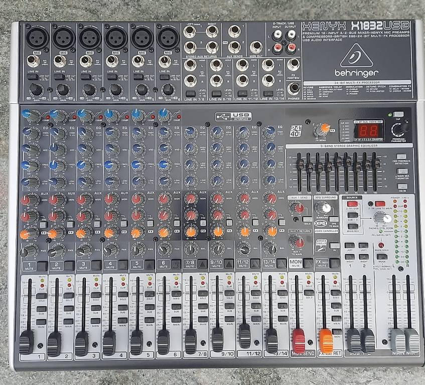 Behringer Xenyx X1832 USB Mischpult im Kanton Zürich - tutti.ch