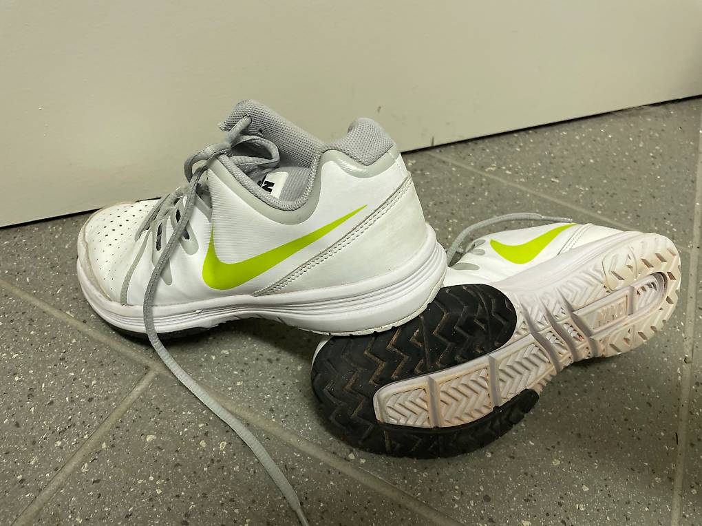 Nike hallenschuhe 37 online