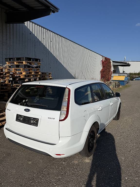 Ford Focus 1.6 16V — slika 3