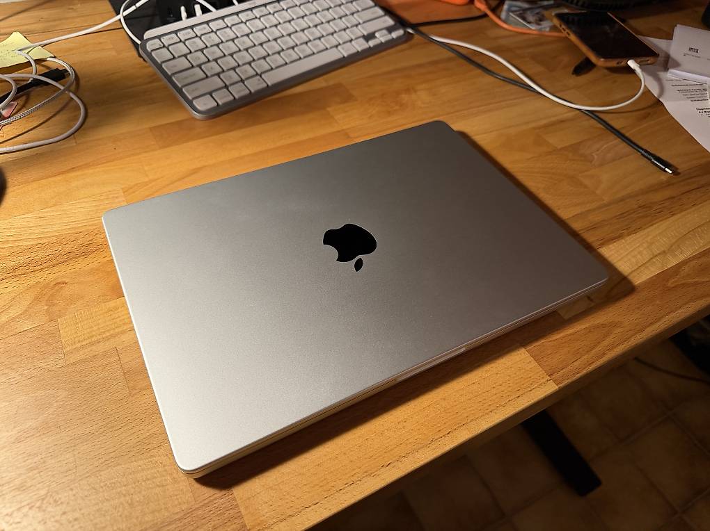MacBook Pro M4 Pro, 48 GB RAM, 1 TB SSD, Silber, US-Layout im Kanton ...