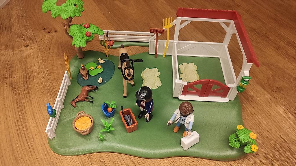 Playmobil Réf 6147 - SuperSet Paddock avec Chevaux (2