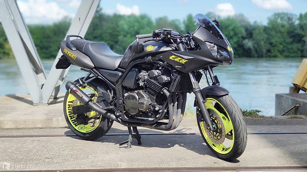 Motorrad Yamaha FZS600 Fazer BJ2002