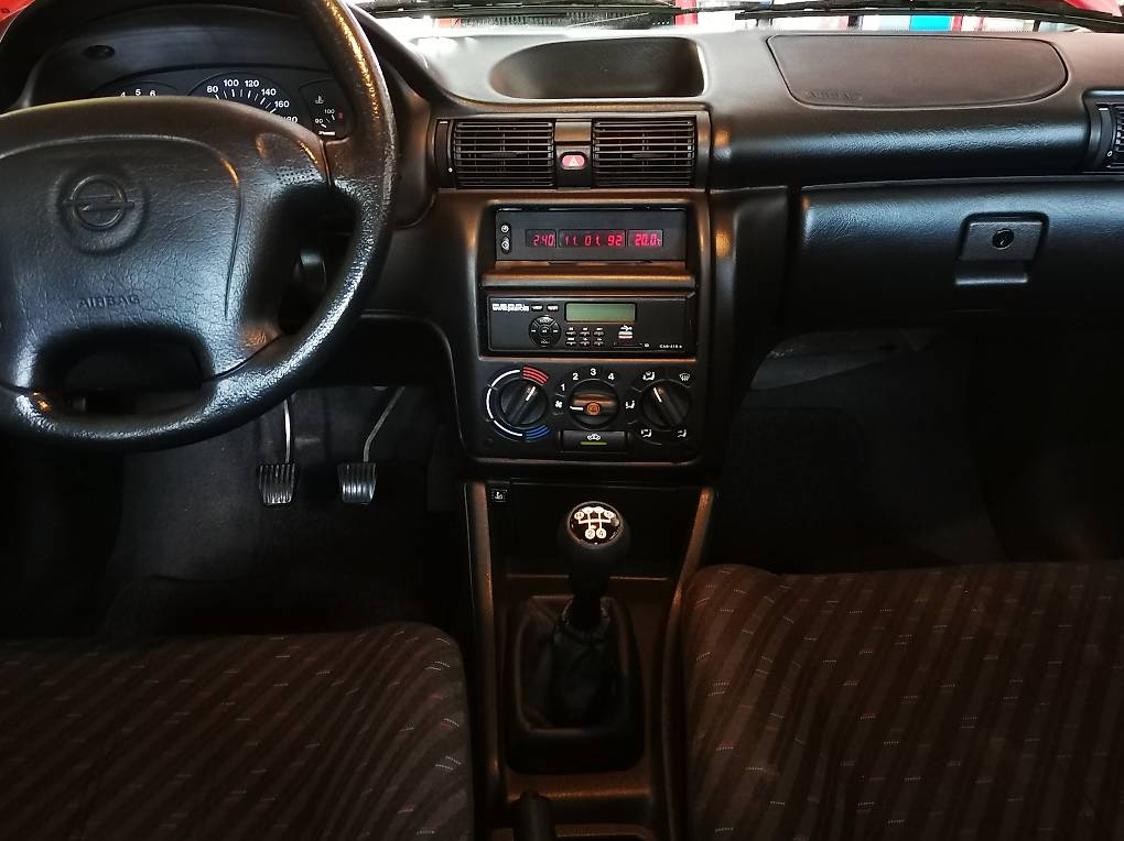 Gepflegter Opel Astra F 1.6 16v — slika 5