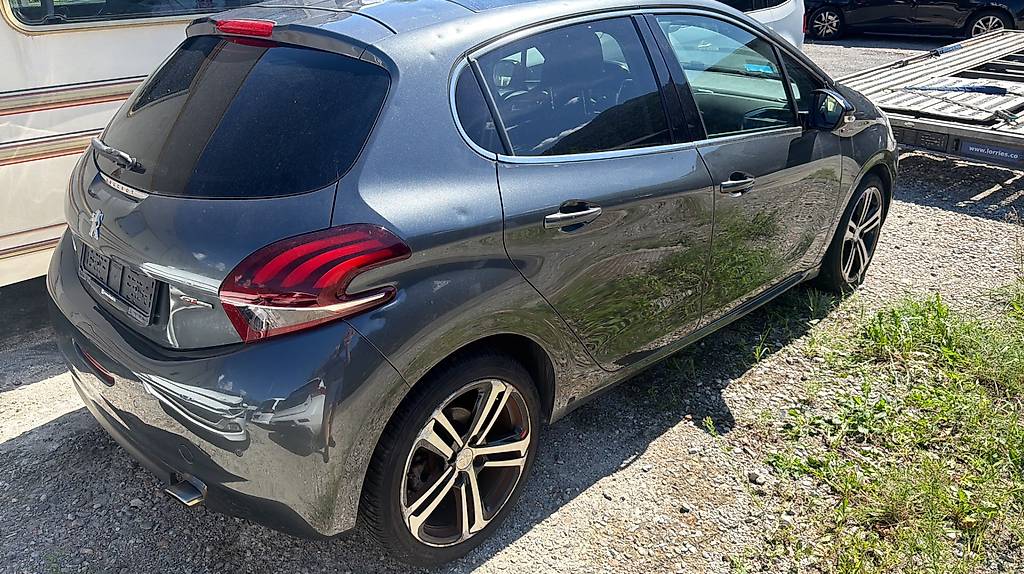 Peugeot 208 GT Line Automatica — slika 4