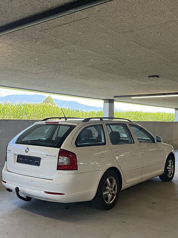 Skoda Octavia 1.6TDI 4X4*AHK* — slika 4